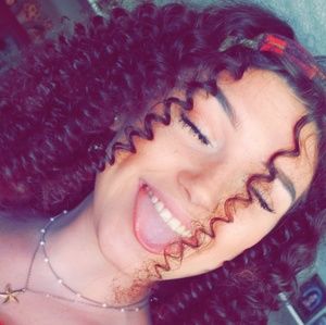 Meet your Posher, Lizzie